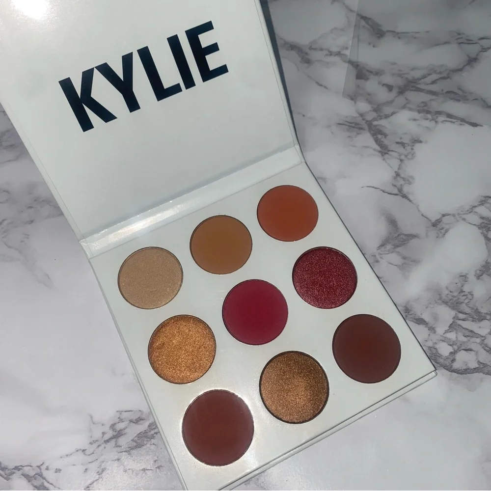 Kylie Cosmetics The‎ Burgundy Eyeshadow Palette